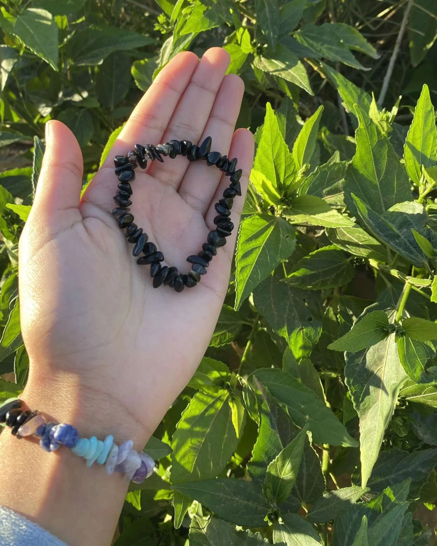 إسوارة التورمالين الأسود